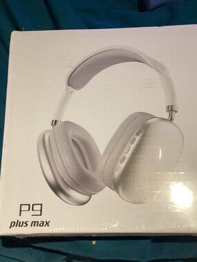 Plus Max P9 Wireless Over-Ear Headphones - Silver/White